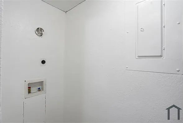 201 Cambridge Dr — Photo 10