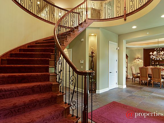 Foyer/Dining Room