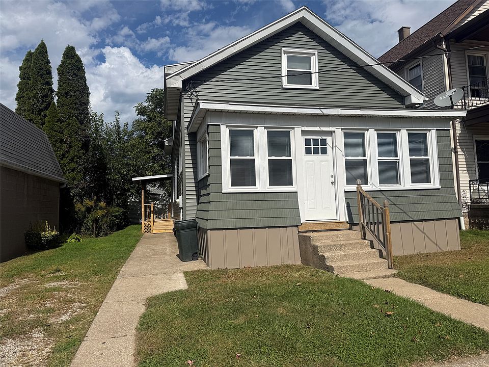 1st image of 1406 E 9th St