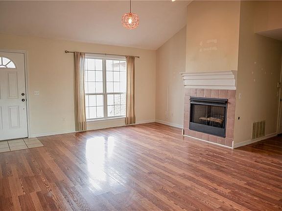 3rd image of 2810 N Brandi Ave