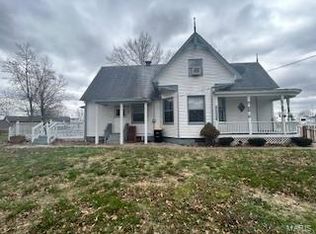 306 Bell St, Alhambra, IL 62001