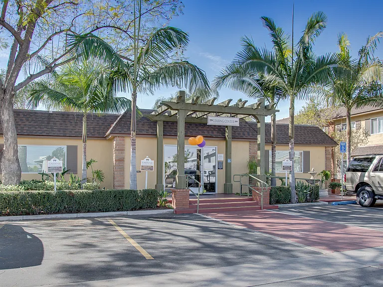 Leasing Office Center