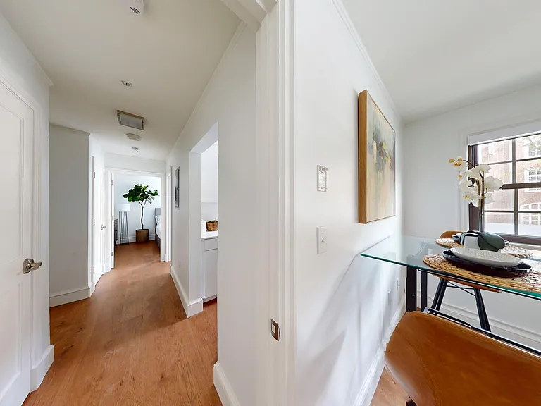 Longfellow Apartments — Photo 19