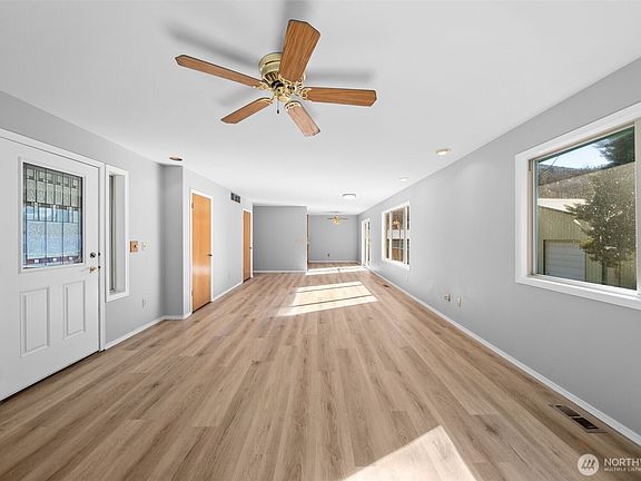 5th image of 4195 Squilchuck Road