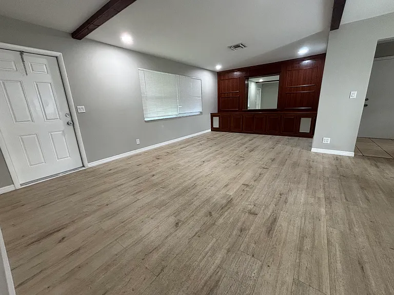 462 S Haverhill Rd — Photo 6