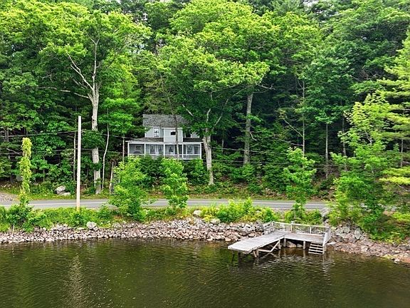 2nd image of 1165 Reservoir Rd