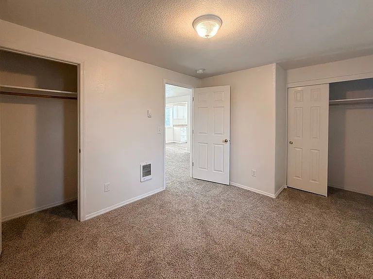 465 E Ellendale Ave — Photo 14