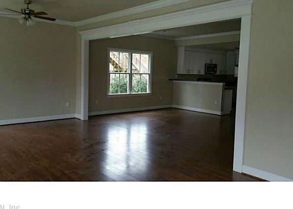4th image of 121 Saint James Ave