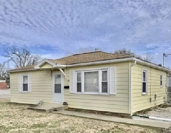 2200 S Weinbach Ave photo 1