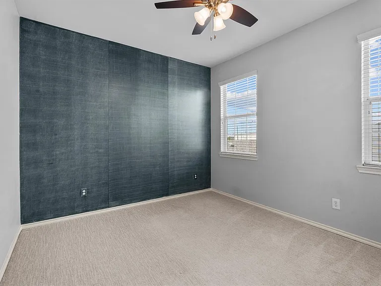 2131 Kemah Village Dr — Photo 23