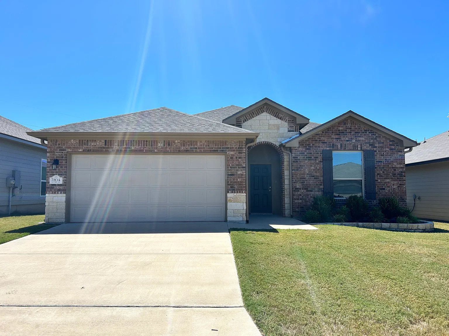 3 bed, 1363 sqft, $1,695 — Photo 1