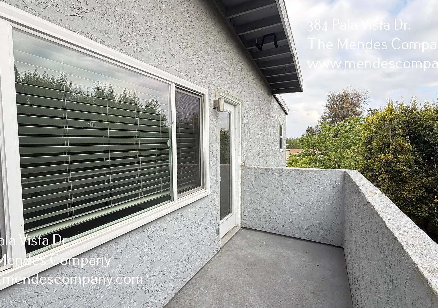 Beautiful Upgraded 2 bed / 1 bath Upstairs Apartment in Vista, CA w/ Onsite Parking & Laundry! — Photo 4