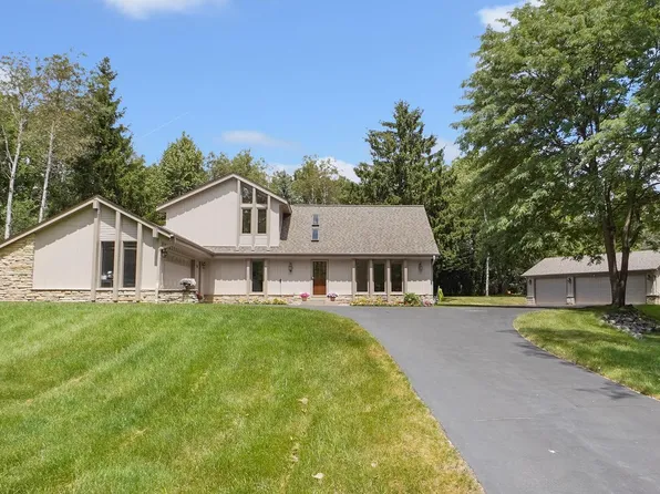 N11W31116 Bunker Hill TRAIL, Delafield, WI 53018
