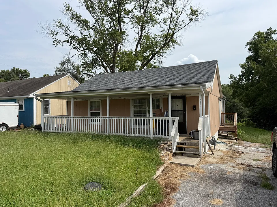 4921 Freeman Ave