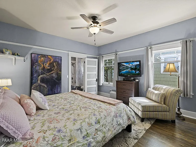 301 S Mount Vernon Ave — Photo 10