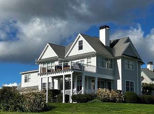 353 Vanderbilt Ln, Portsmouth, RI 02871