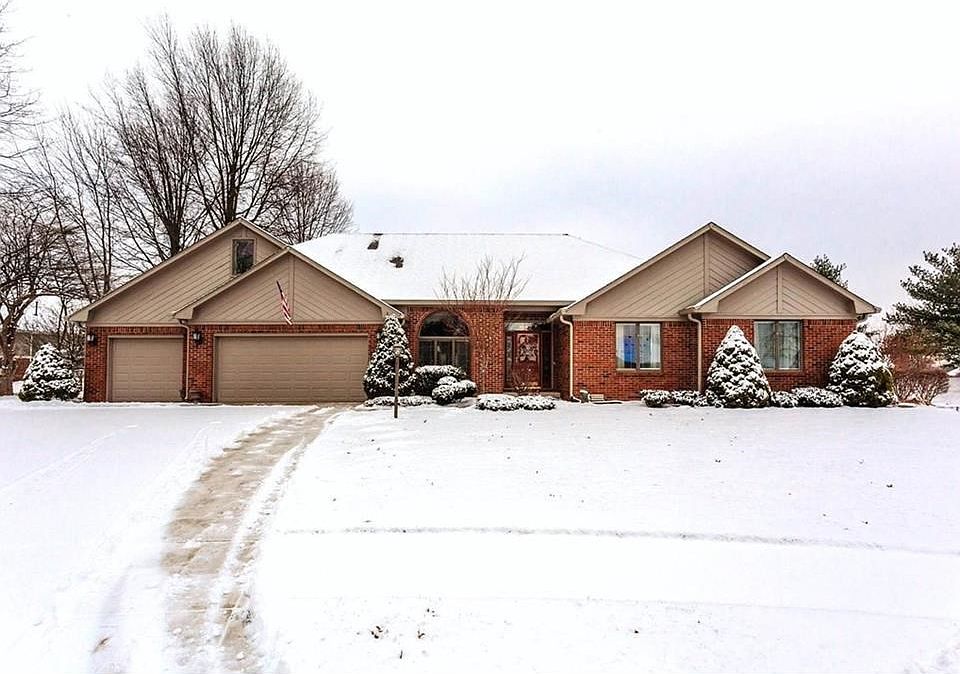 Timeless Quality and Craftsmanship in the beautiful 1 1/2 level home with in ground pool.  Large .40 Acre lot.  Located at the end of a cul-de-sac, no traffic.  Professionally landscaped.