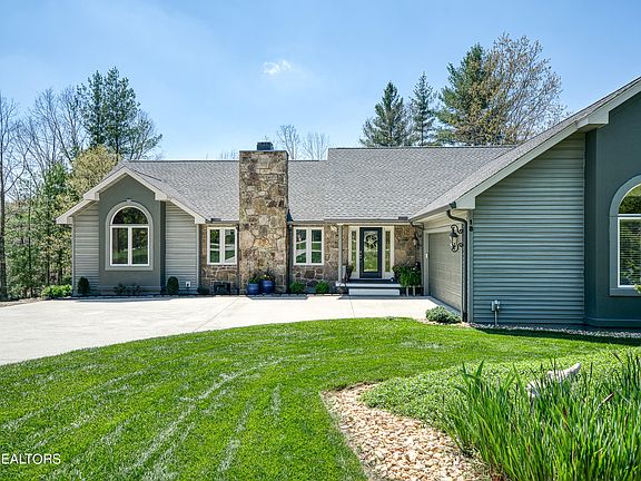 4th image of 18 Castlebridge Ln