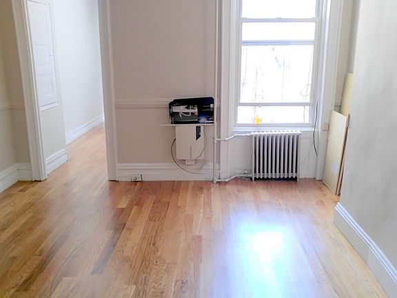 3rd image of 428 Bleecker St #303R
