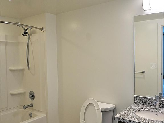 Master room bathroom