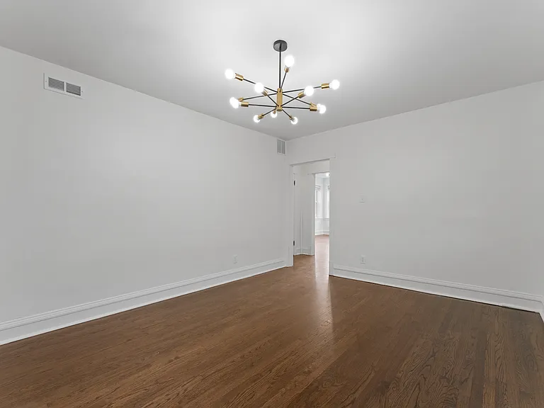 W Cornelia Ave — Photo 8