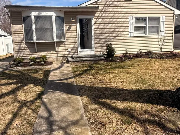 227 Village Rd, Villas, NJ 08251