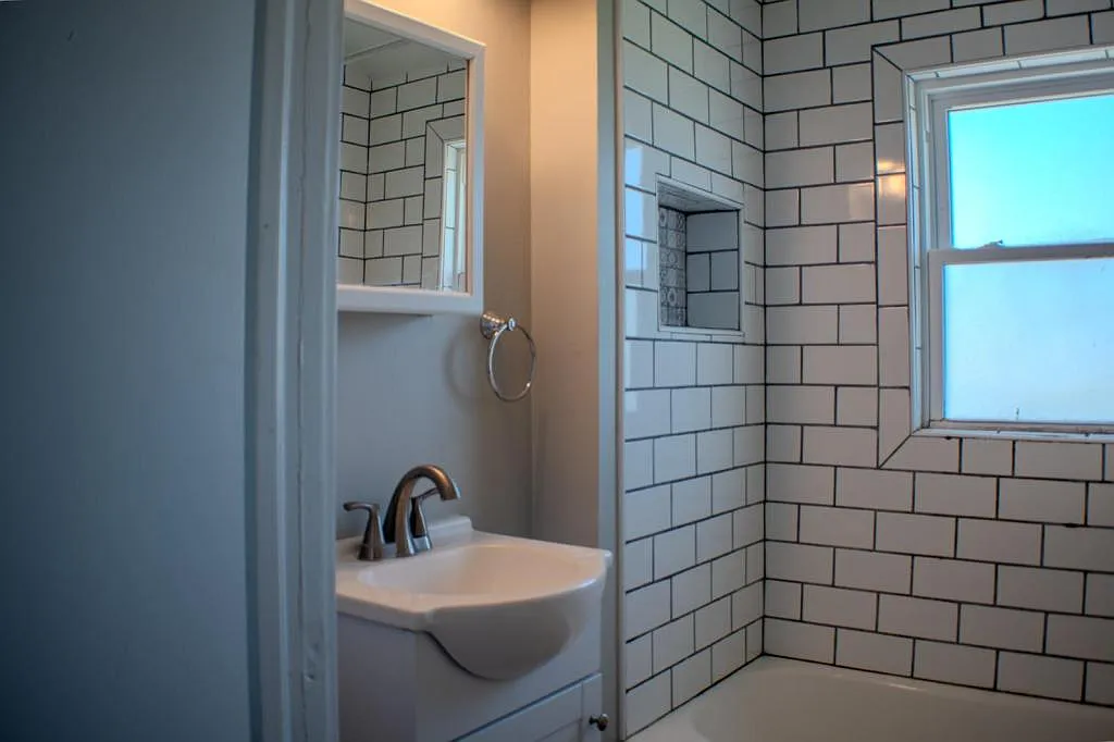 304 W Colville St — Photo 3