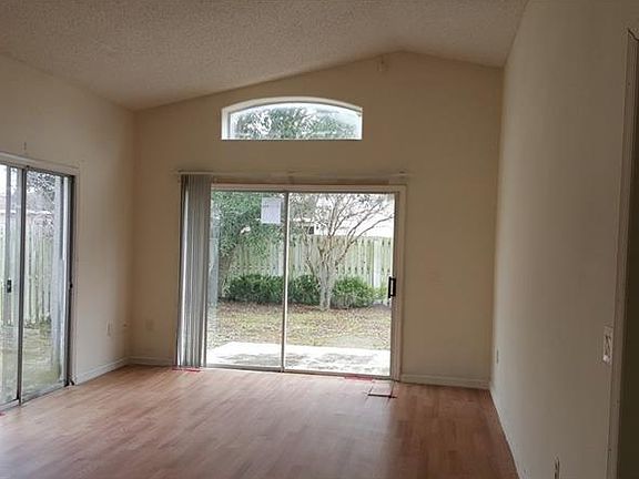 2nd image of 13313 Greenpointe Dr