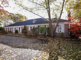 8 Sommerset Ln, Lincolnshire, IL
