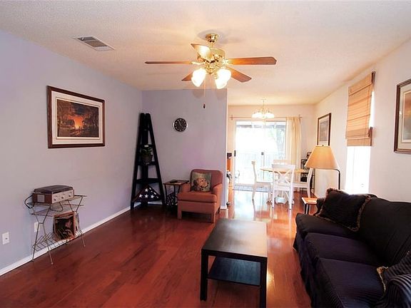 5th image of 1905 Parksville Way
