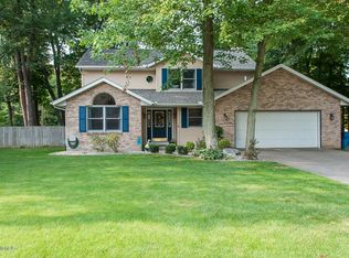 5790 Sandy Cove Dr, Kalamazoo, MI 49048