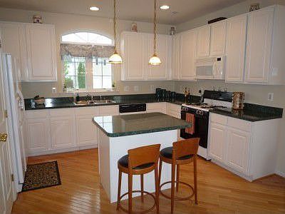 Great Open Kitchen With Convenient Center Island
