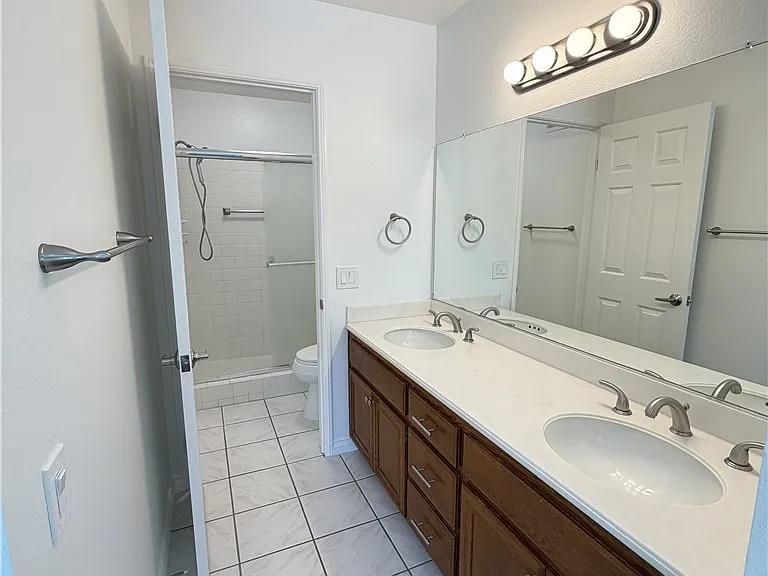 18153 Rustic Ct — Photo 30