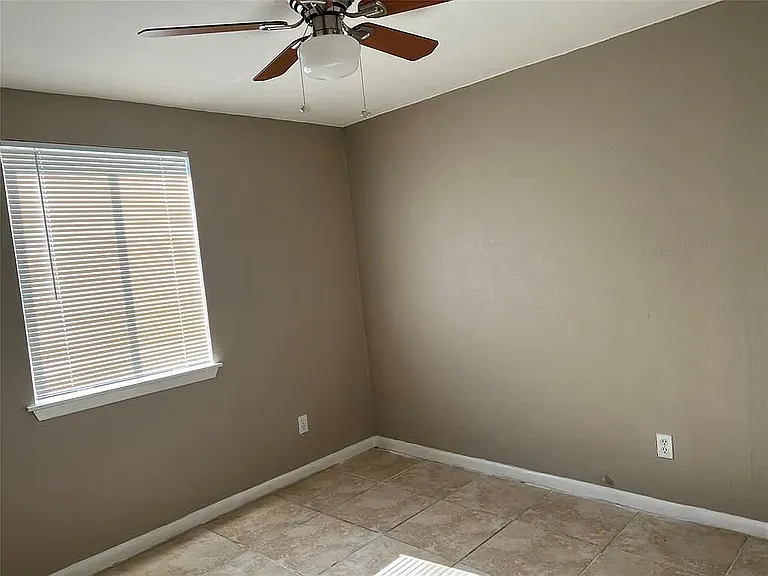 1519 Robin Street — Photo 5
