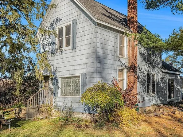 63 E Hunters Creek Rd, Metamora, MI 48455