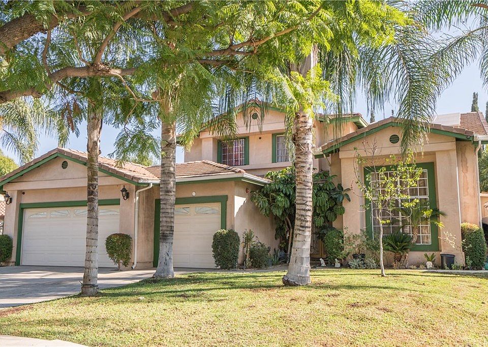 1st image of 15736 Larkspur St