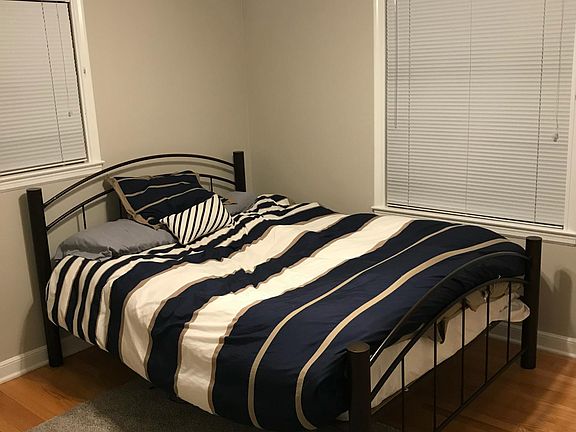 3rd image of 301 E Chateau Pl
