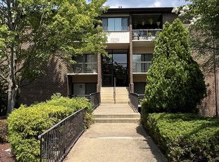 11238 Cherry Hill Rd APT 302, Beltsville, MD 20705