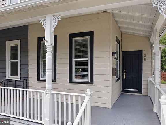 3rd image of 125 W Cottage Ave