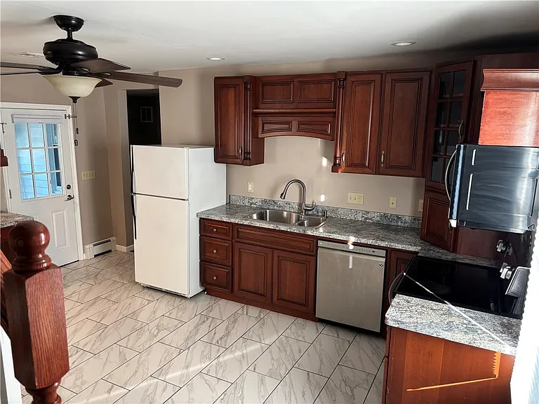 4414 Main St — Photo 5