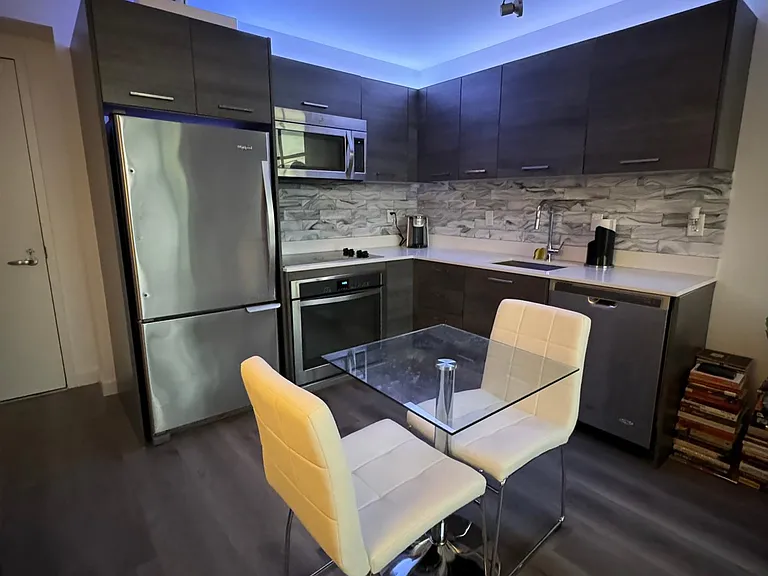 151 SE 1st St #Penthouse 7 — Photo 9