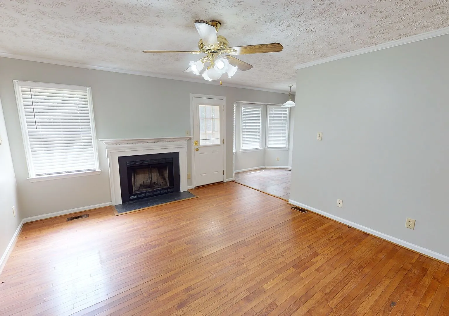 Charming Single-Level 3 Bedroom Home Close to Fort Liberty & Amenities! — Photo 3