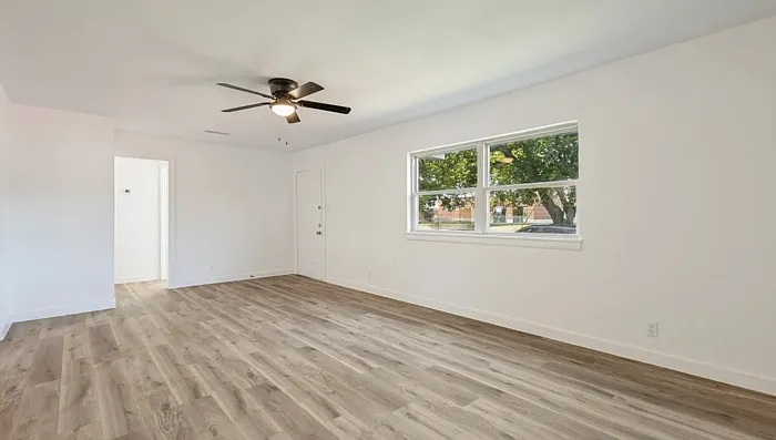 2 bed, 1.0 bath, 1005 sqft, $1,200 — Photo 4
