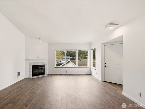 9210 Market Place #D201, Lake Stevens, WA 98258