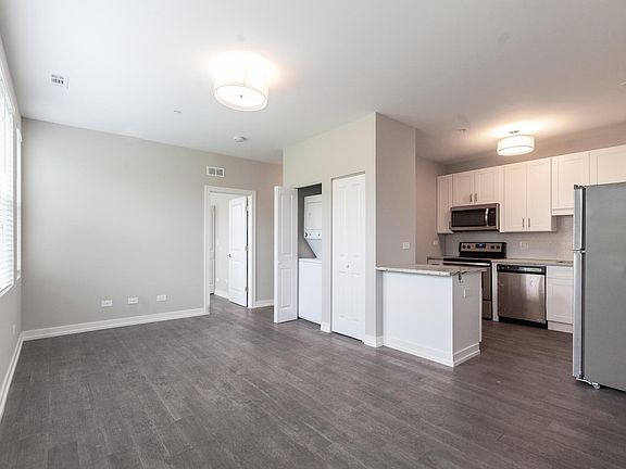 2nd image of 1550 W Hollywood Ave #301