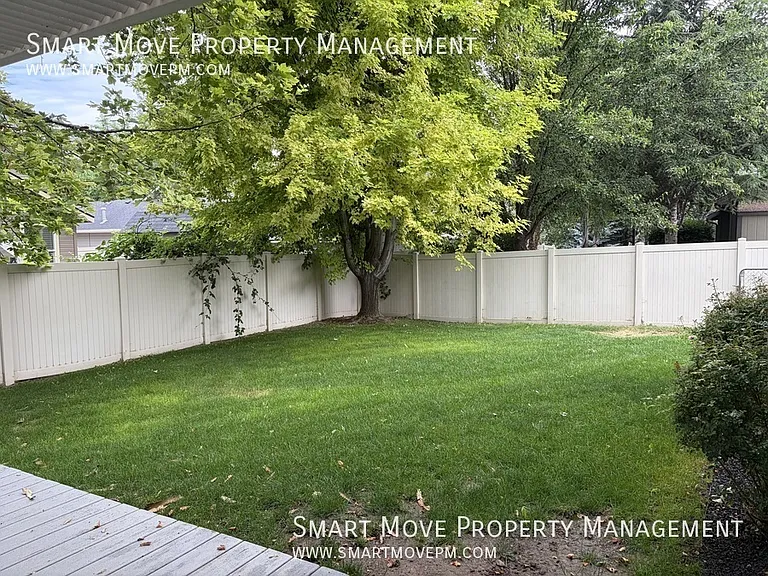 1236 E Pisa St — Photo 23