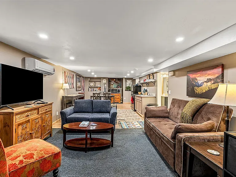 429 Pine St — Photo 3