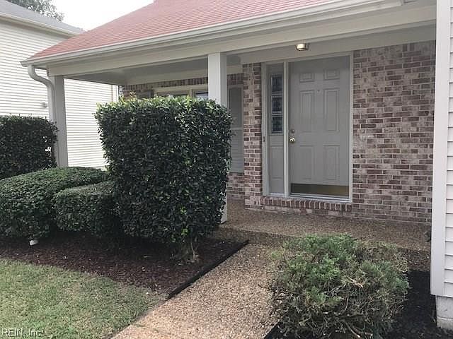 1st image of 856 Yorkshire Ln