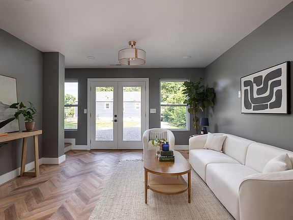 3rd image of 1104 Matthews Pl Unit B