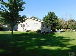 604 S Poplar St, Creston, IA 50801